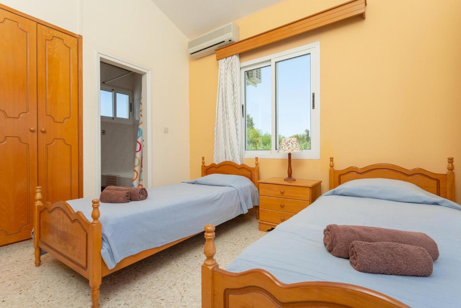 Sun Beach Villa Thio Polis Exteriér fotografie