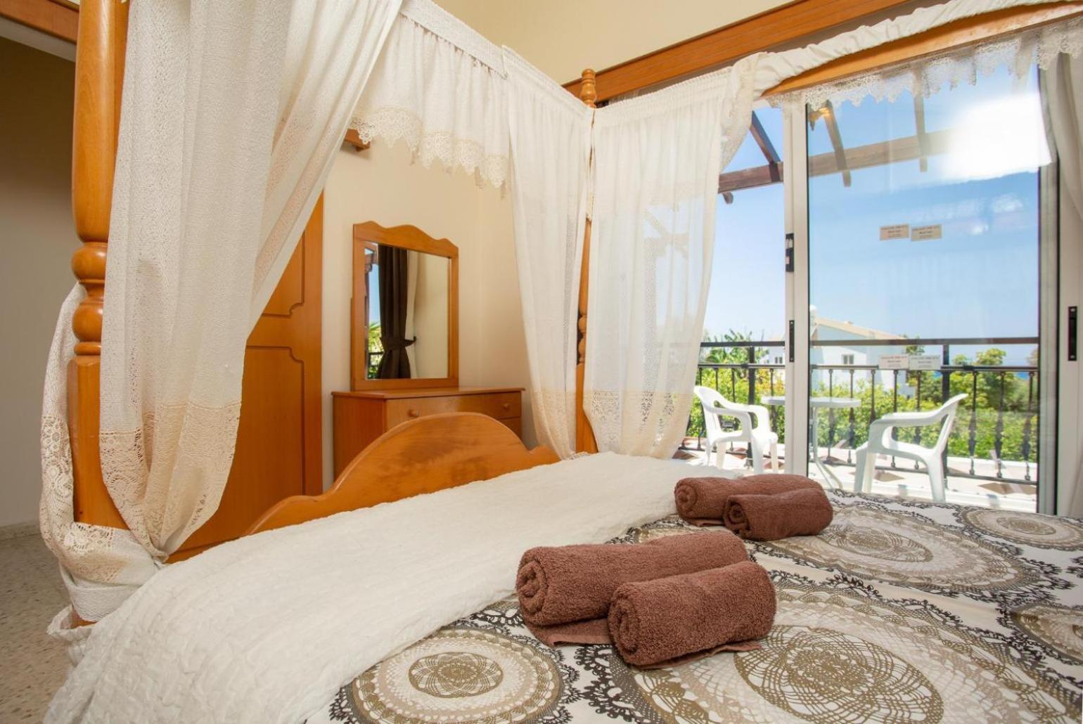 Sun Beach Villa Thio Polis Exteriér fotografie