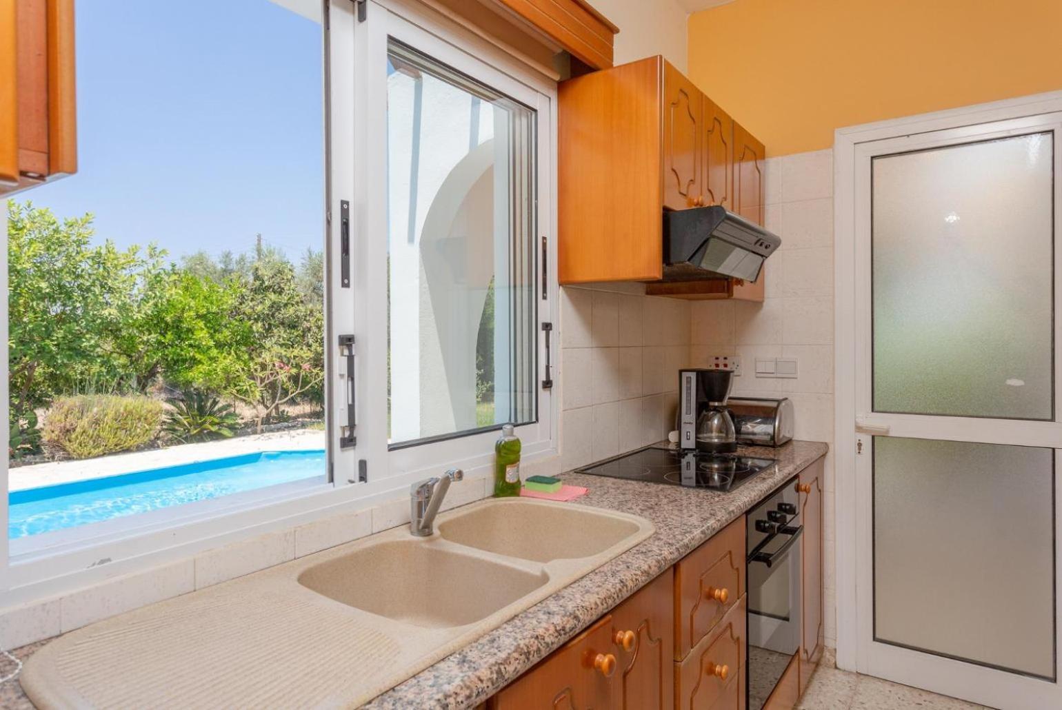 Sun Beach Villa Thio Polis Exteriér fotografie