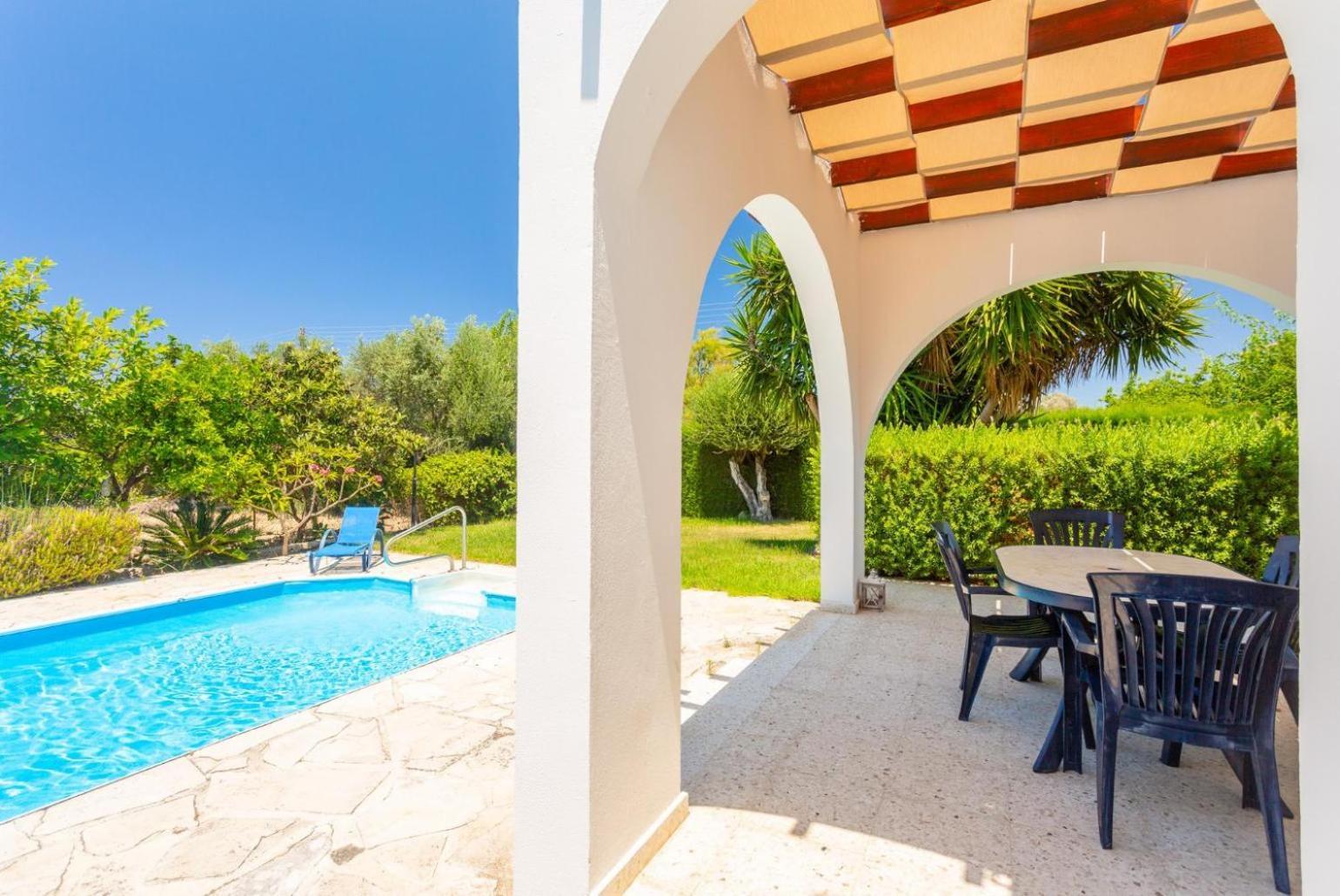 Sun Beach Villa Thio Polis Exteriér fotografie