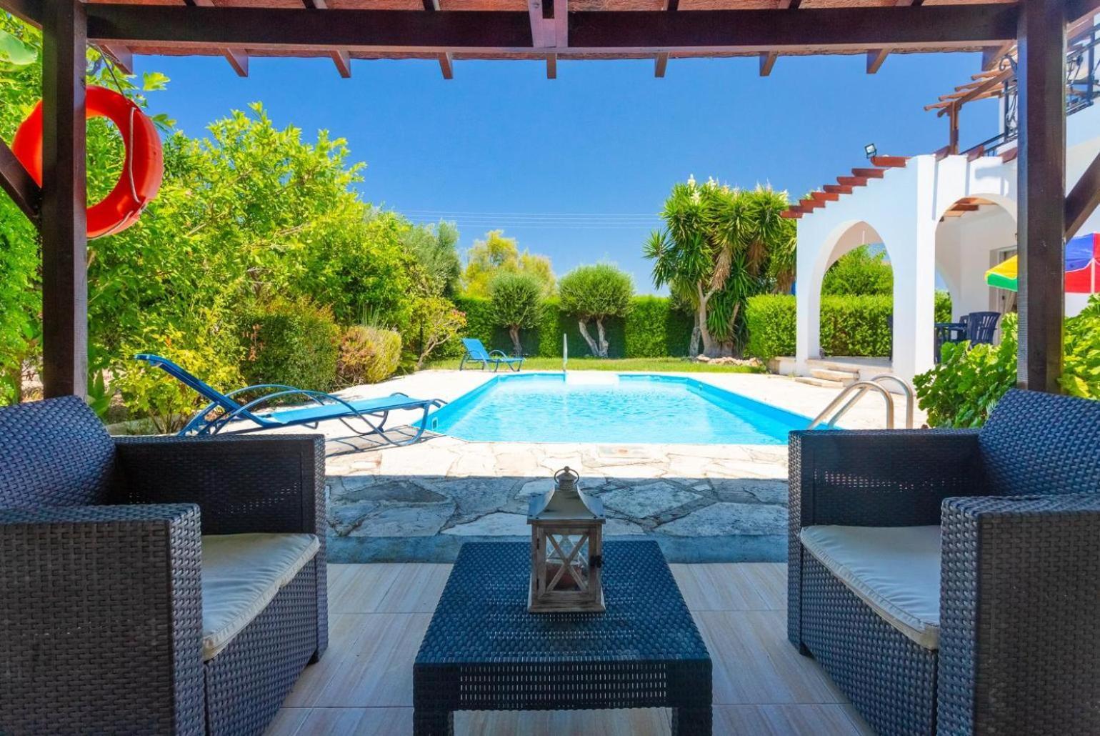 Sun Beach Villa Thio Polis Exteriér fotografie